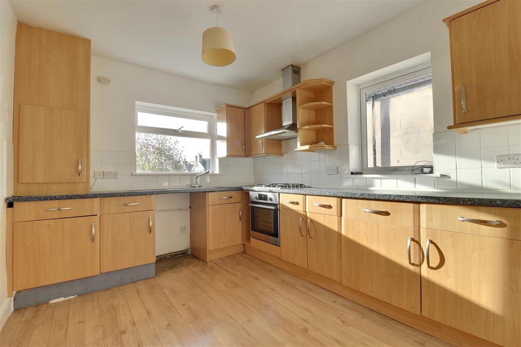 Property photo 2 of 11 08789420-1446-41B5-A1E9-3De2D8C3D8A6_1_201_A.Jpeg