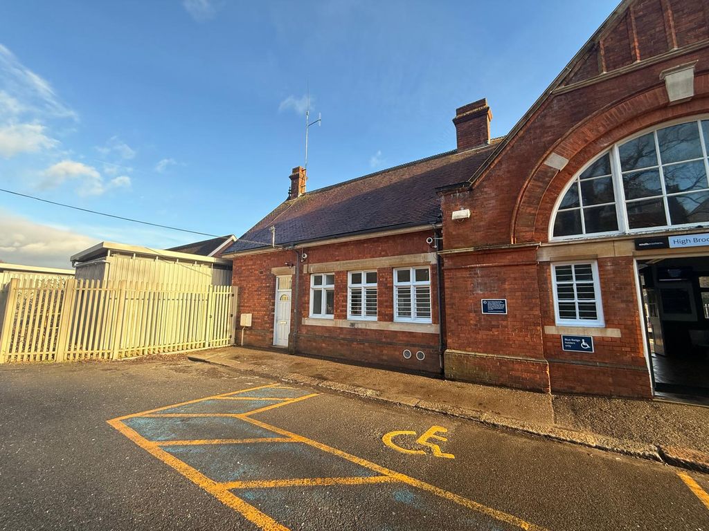 Property photo 1 of 4 An Office Room