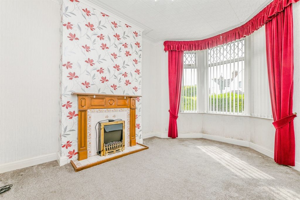 Property photo 3 of 14