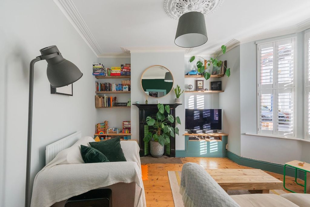 Property photo 1 of 29 0B6Alh - Living Room B.Jpg