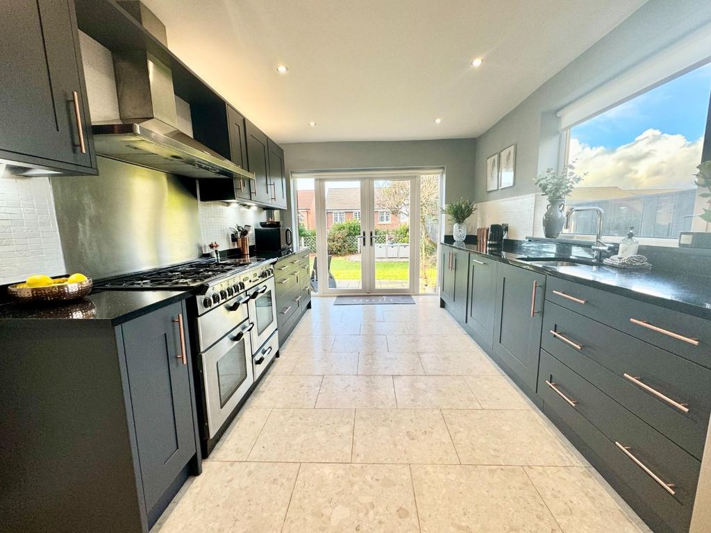 Property photo 3 of 42 Kitchen