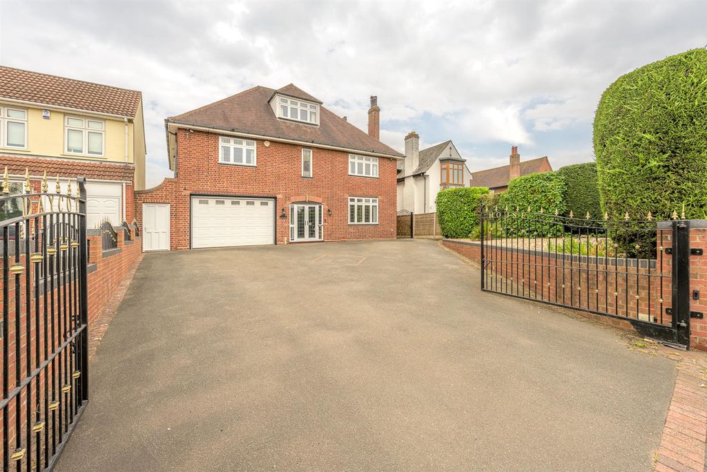 Property photo 1 of 43