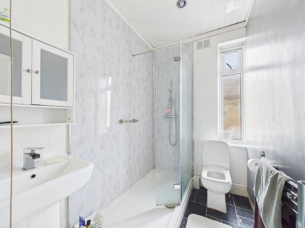 Property photo 3 of 12 Cam01268G0-Pr0448-Still008.Jpg