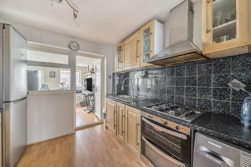 Property photo 2 of 20 Kitchen
