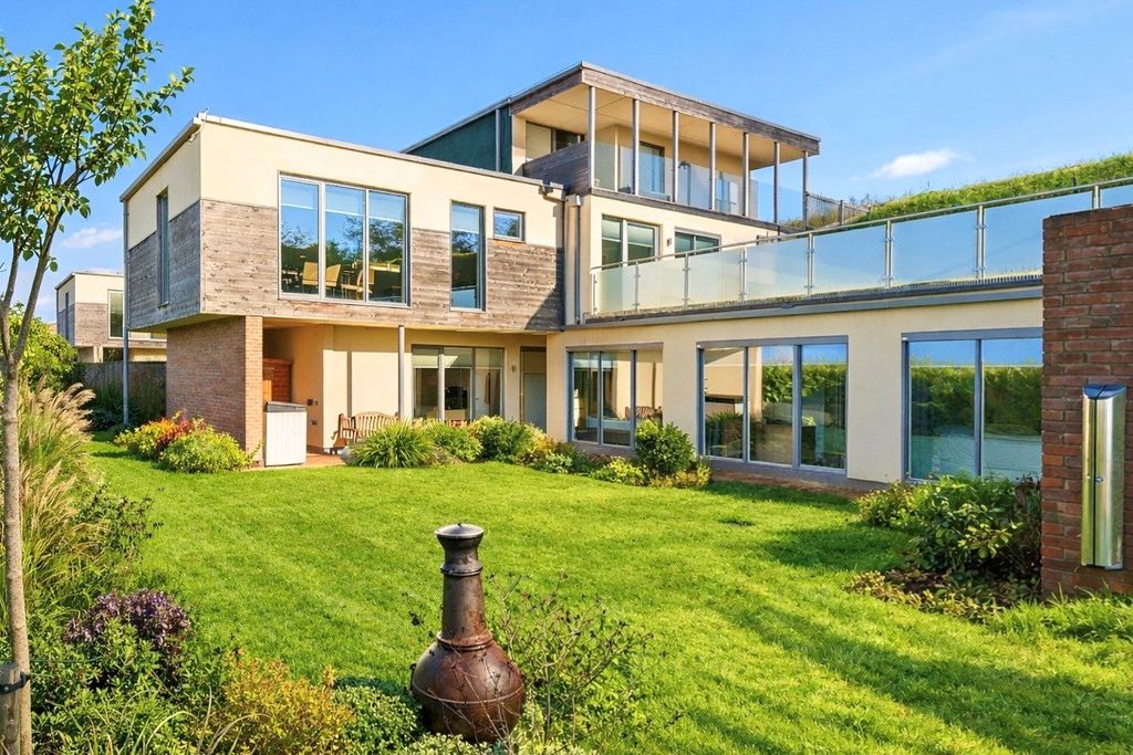 Property photo 1 of 22 Picture No. 37