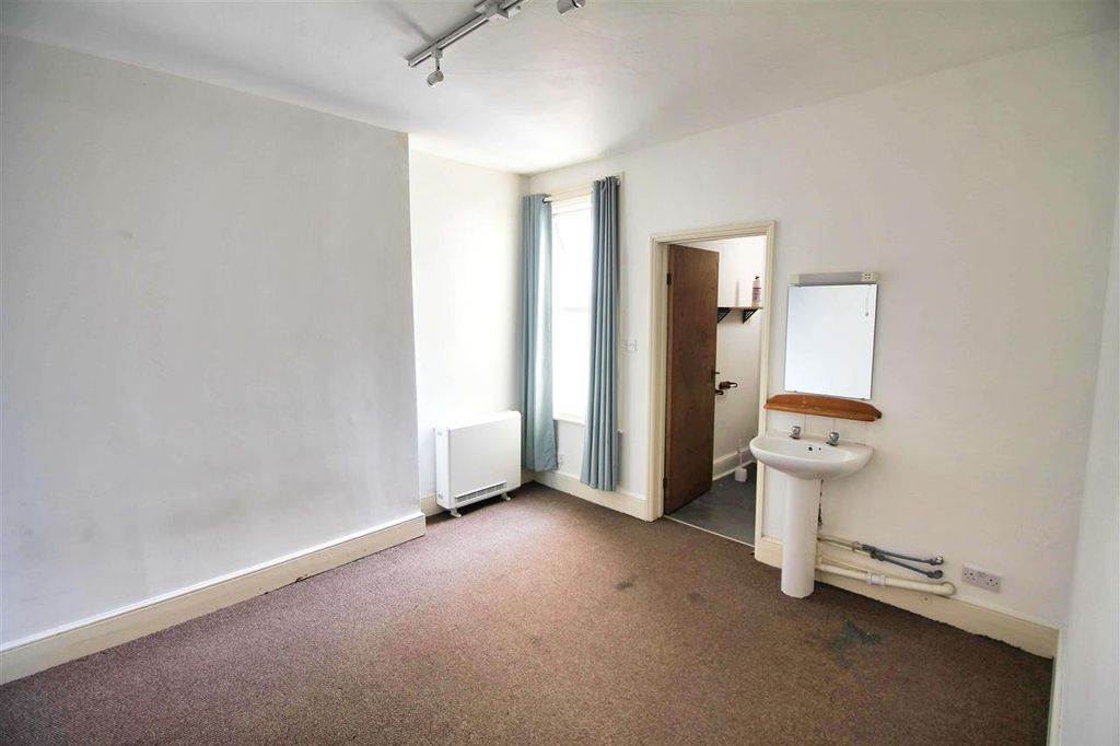 Property photo 2 of 4