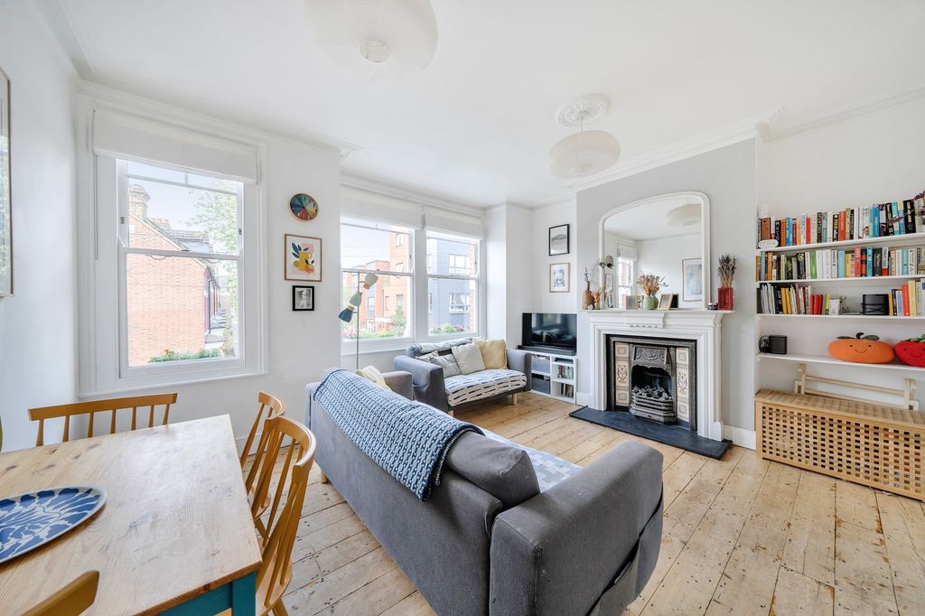 Property photo 1 of 18