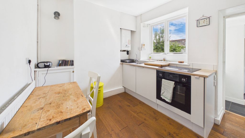 Property photo 3 of 10 Gallery