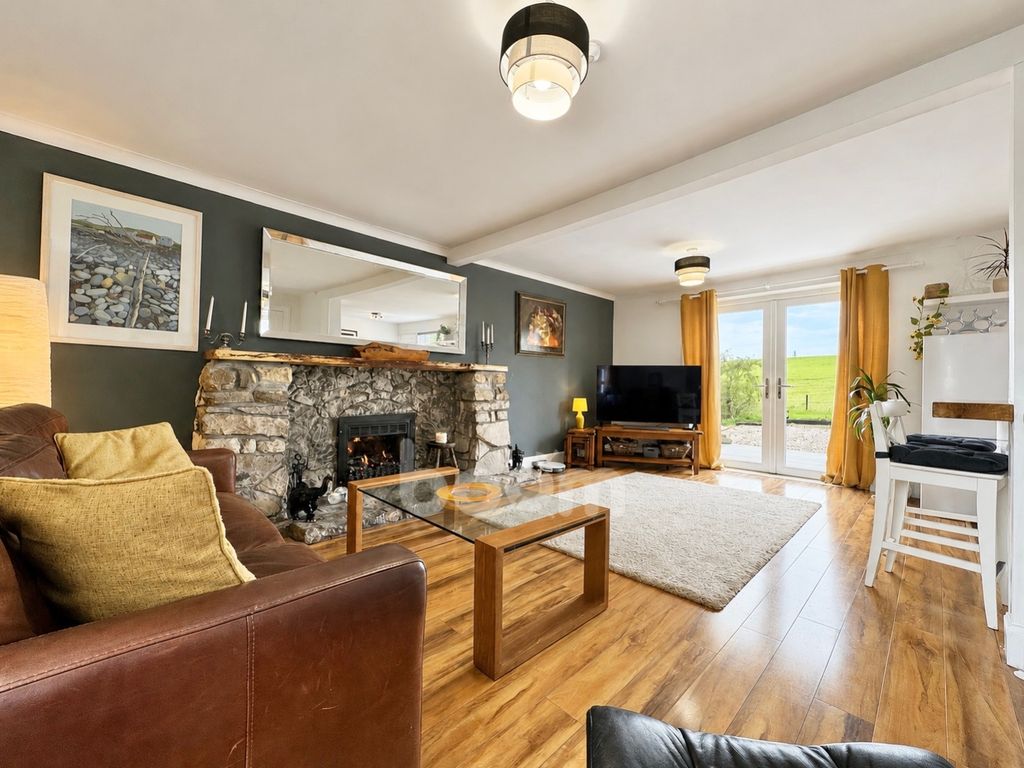 Property photo 2 of 34 Burnside Cottage, Kilwinning Lounge