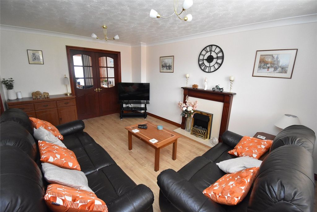 Property photo 2 of 20 Picture No. 08