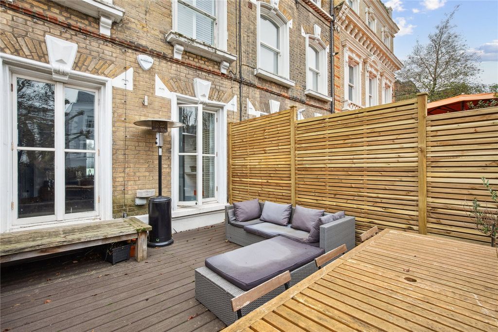 Property photo 1 of 18 Terrace