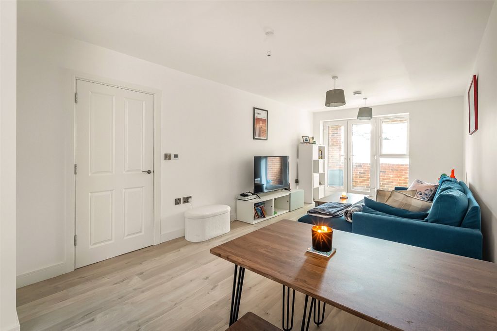 Property photo 2 of 15 Living/Dining Room