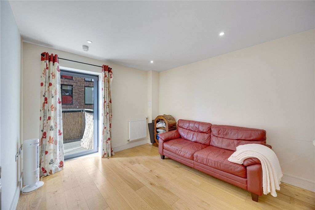 Property photo 2 of 10 Picture No. 17