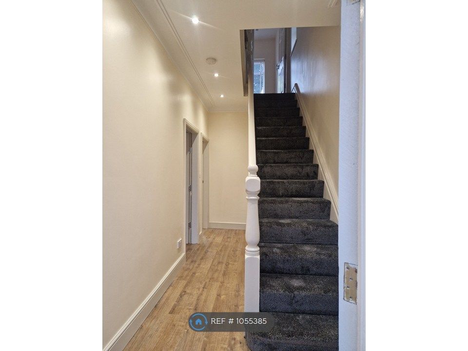 Property photo 3 of 35