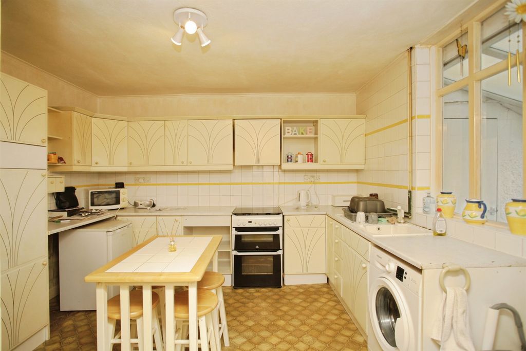 Property photo 3 of 14