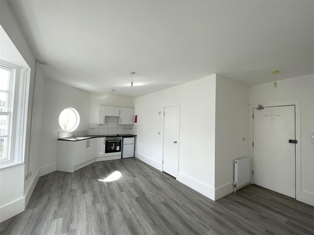 Property photo 3 of 7 Img_0120.Jpg