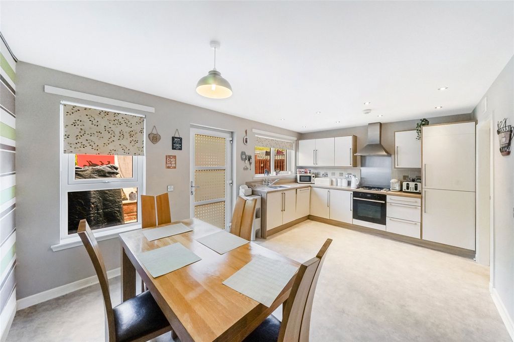 Property photo 3 of 26 Kitchen/Diner