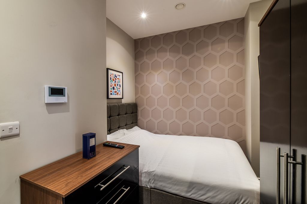 Property photo 3 of 11 Canning Place B115-005