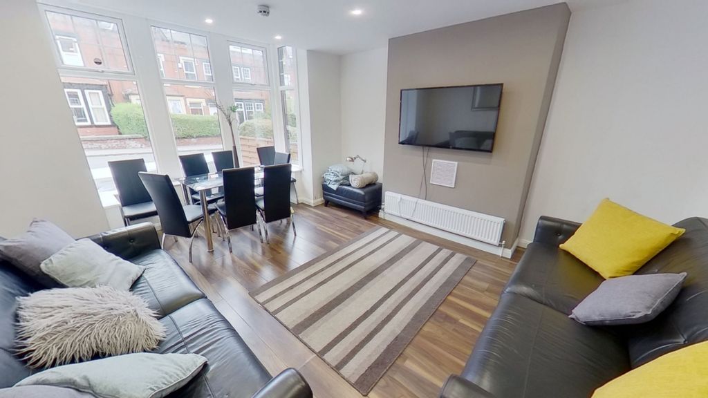Property photo 1 of 11 Estcourt-Terrace-02082022140509