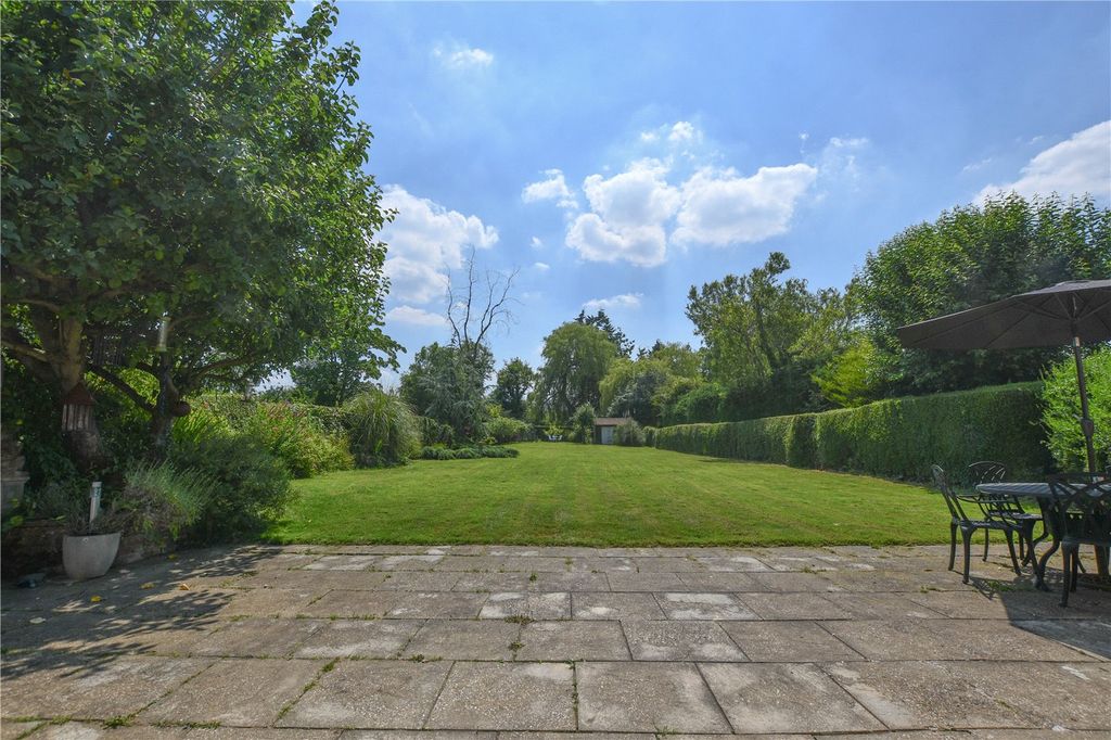 Property photo 2 of 23 Picture No. 27