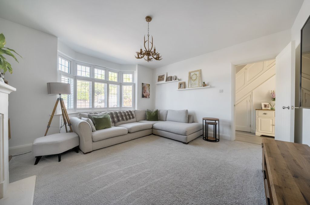 Property photo 3 of 21 4-681Dfb5Fe4Bcf-1...
