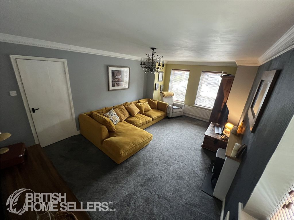 Property photo 2 of 25 Picture No. 33