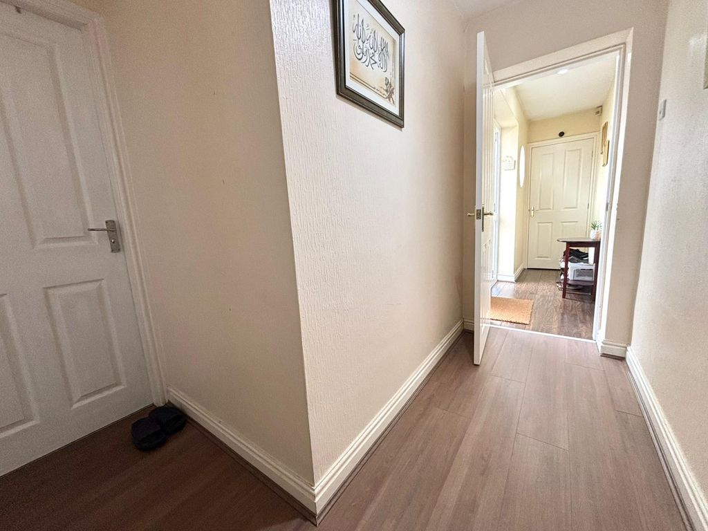 Property photo 2 of 31 Hallway