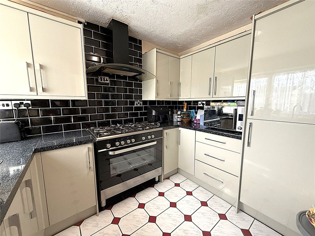 Property photo 2 of 10 Picture No. 03