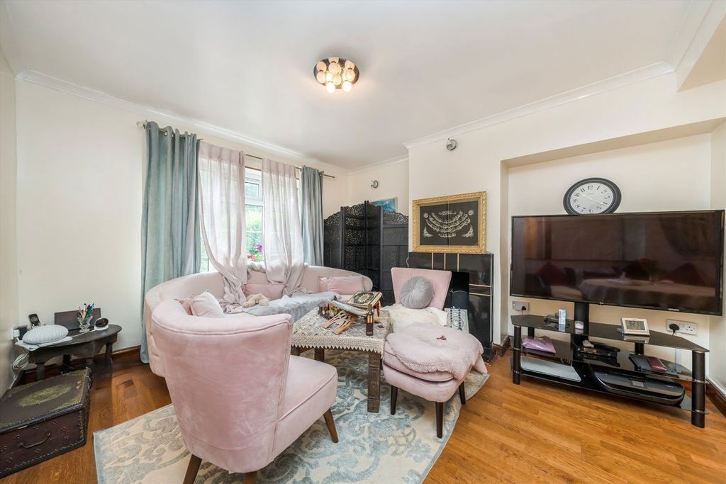 Property photo 2 of 9