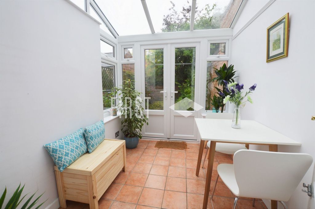 Property photo 2 of 8 Conservatory