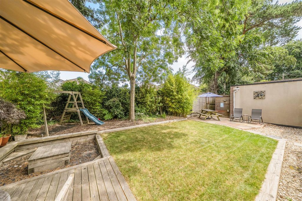 Property photo 3 of 11 Garden