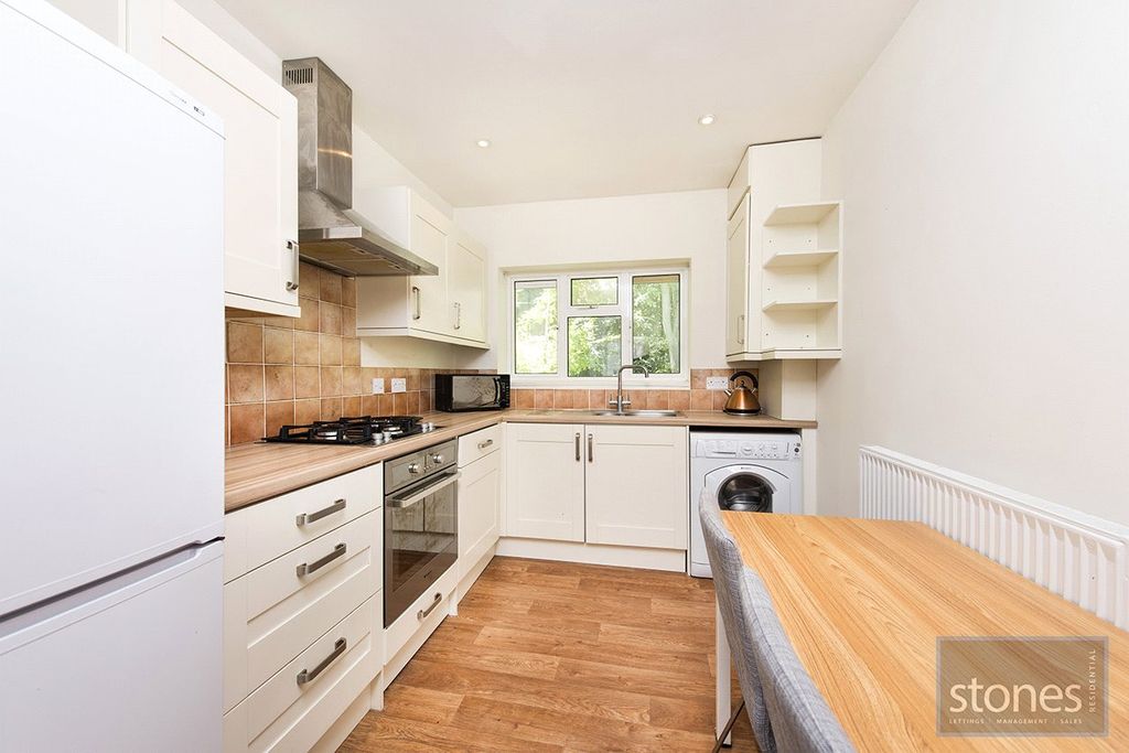 Property photo 1 of 11 Kitchen