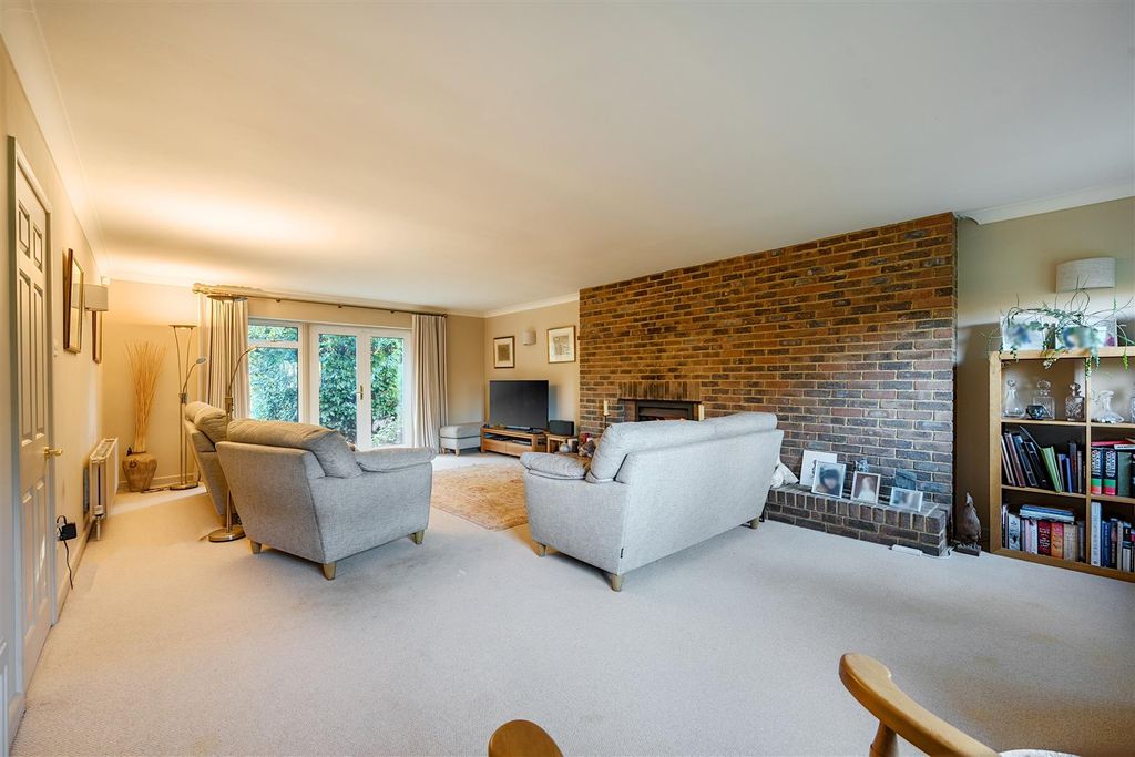 Property photo 3 of 55 1383799-13-692054E73c468.Jpg