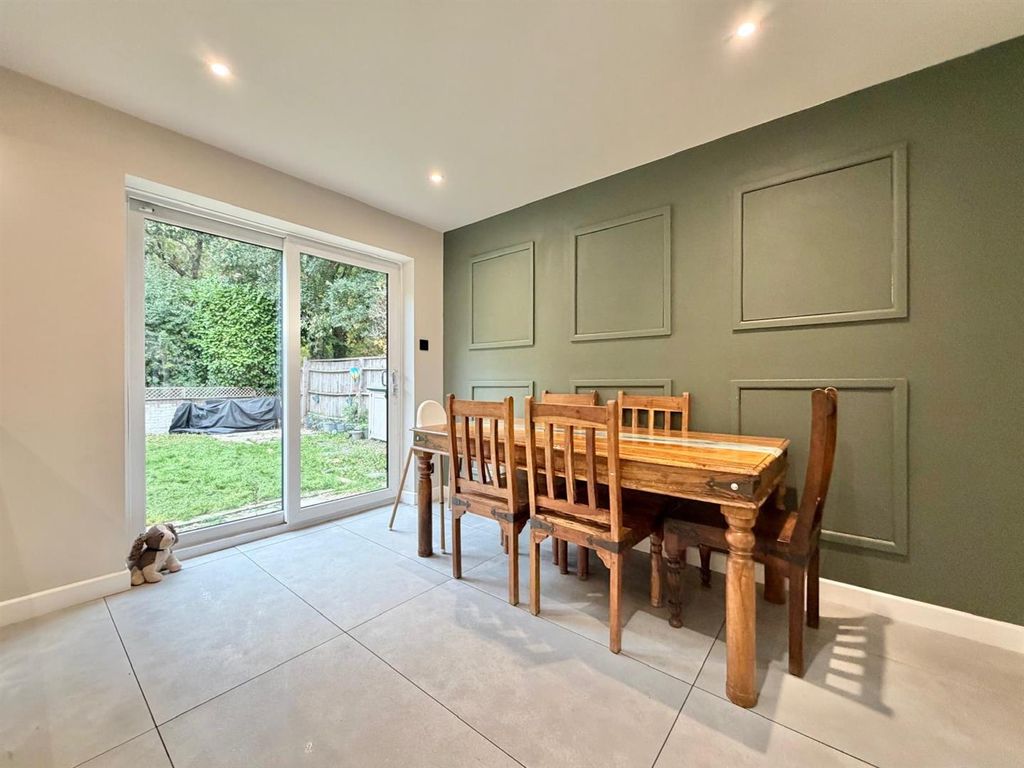 Property photo 3 of 19 Diner