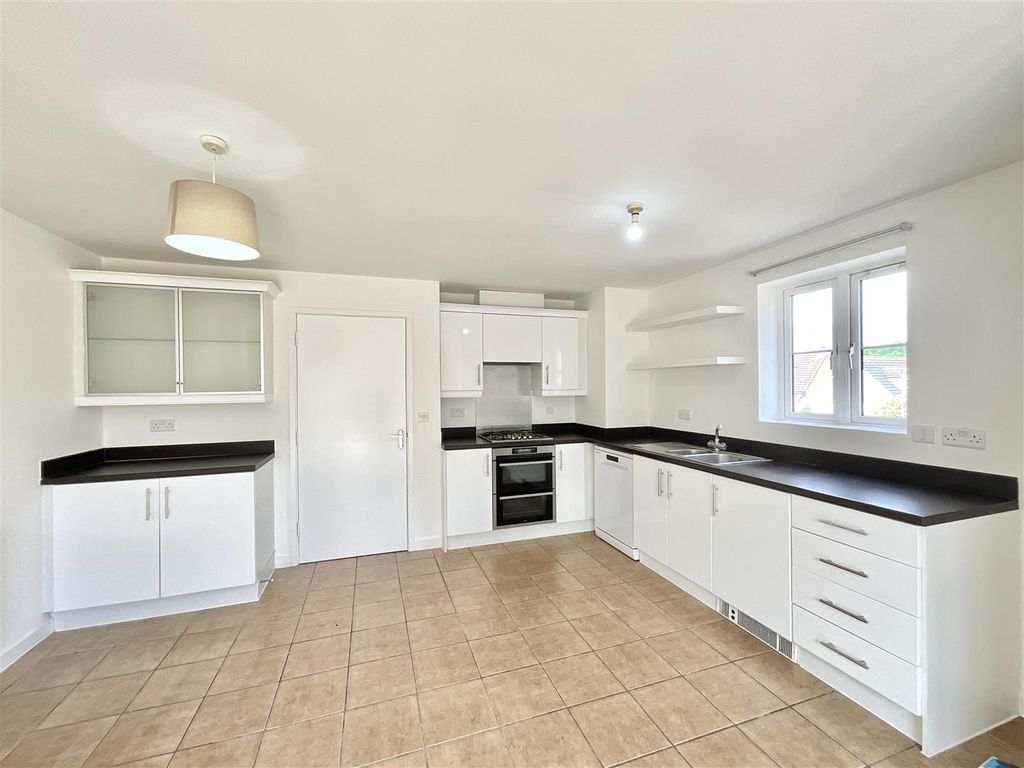 Property photo 2 of 19 Kitchen/Diner