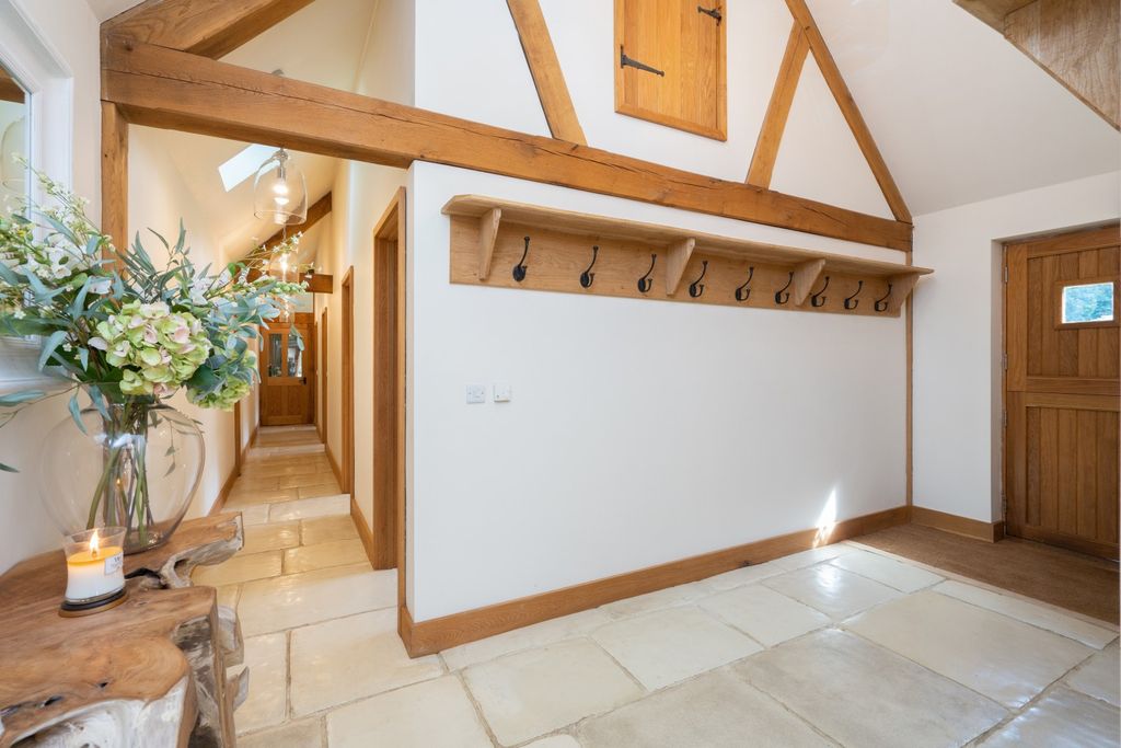 Property photo 2 of 25 Hallway