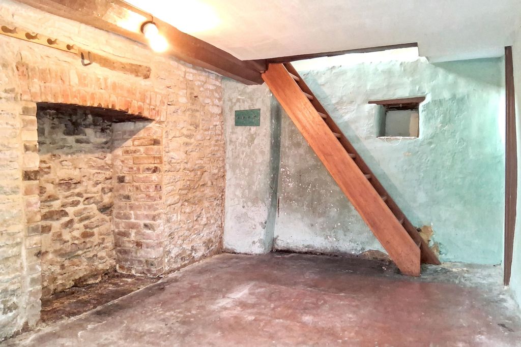 Property photo 3 of 11 Silk Hay, High Street, Stalbridge, Sturminster Newton, Dorset, DT10 2Lh