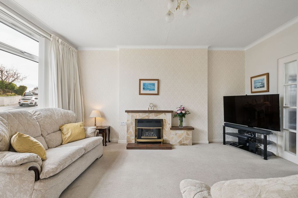 Property photo 2 of 49