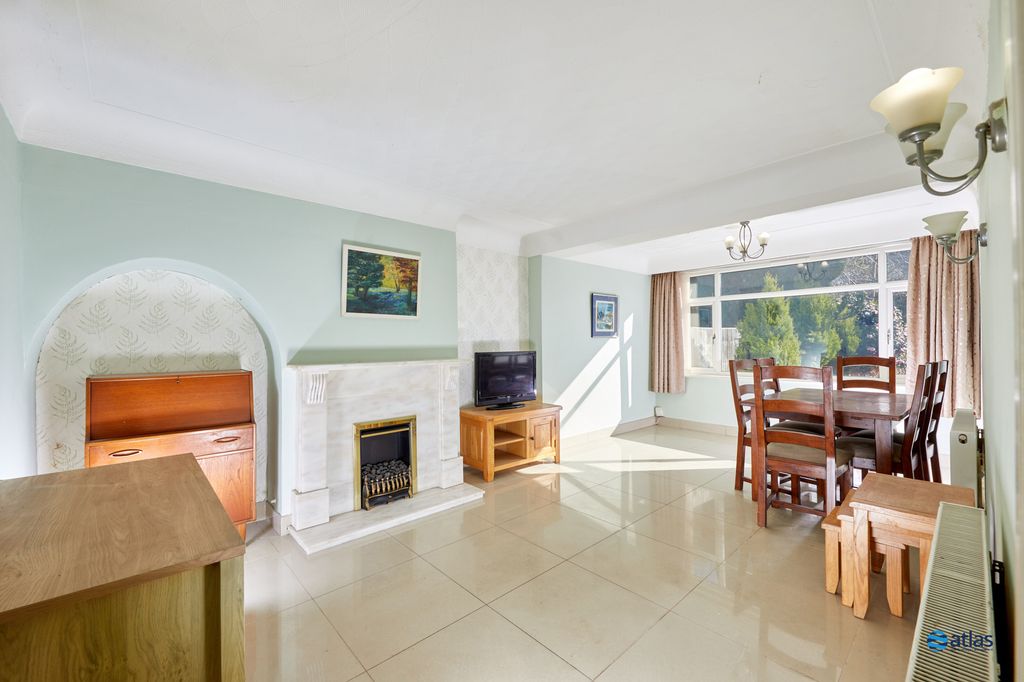 Property photo 3 of 15 Dining Room