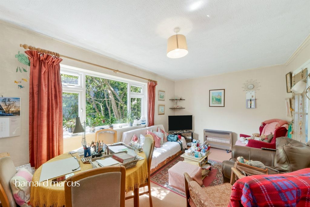 Property photo 2 of 8