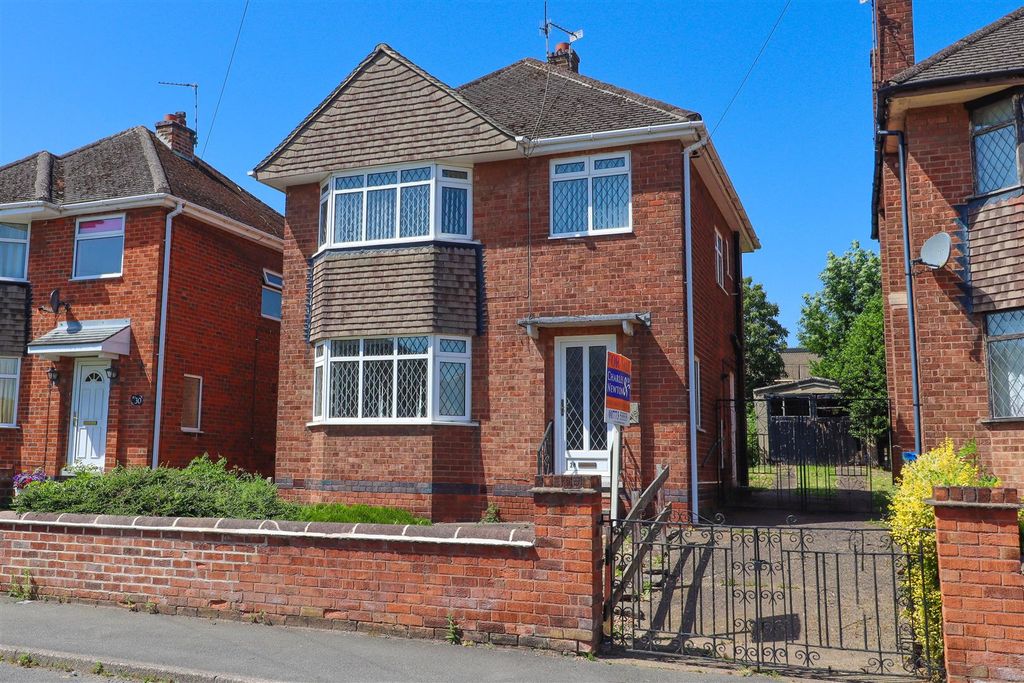 Property photo 1 of 15 Gresley Road (1).Jpg