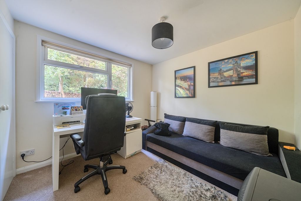 Property photo 2 of 12 1527711-7-1A0F844...