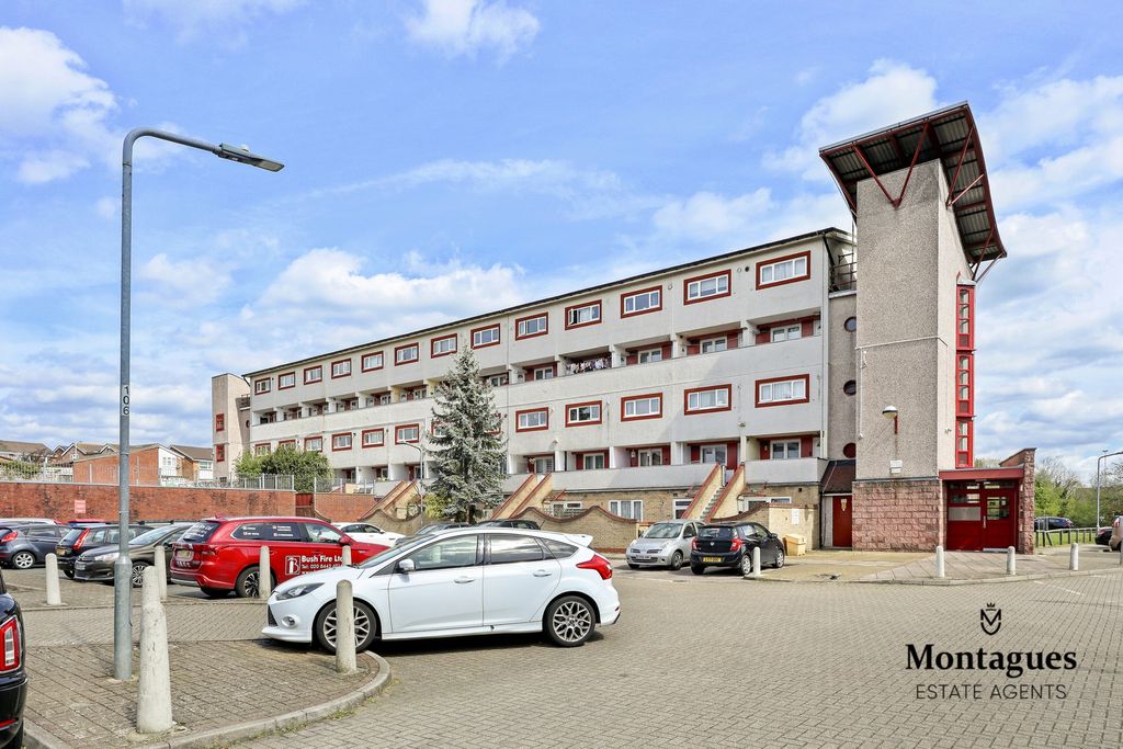 Property photo 1 of 18 Photo 19