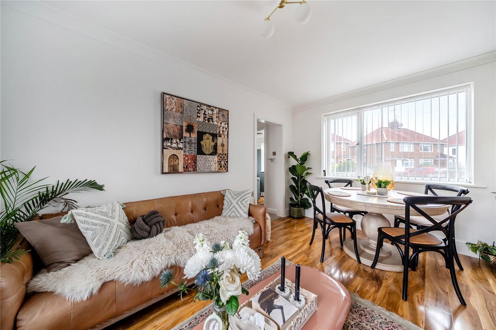 Property photo 2 of 18 Picture No. 14