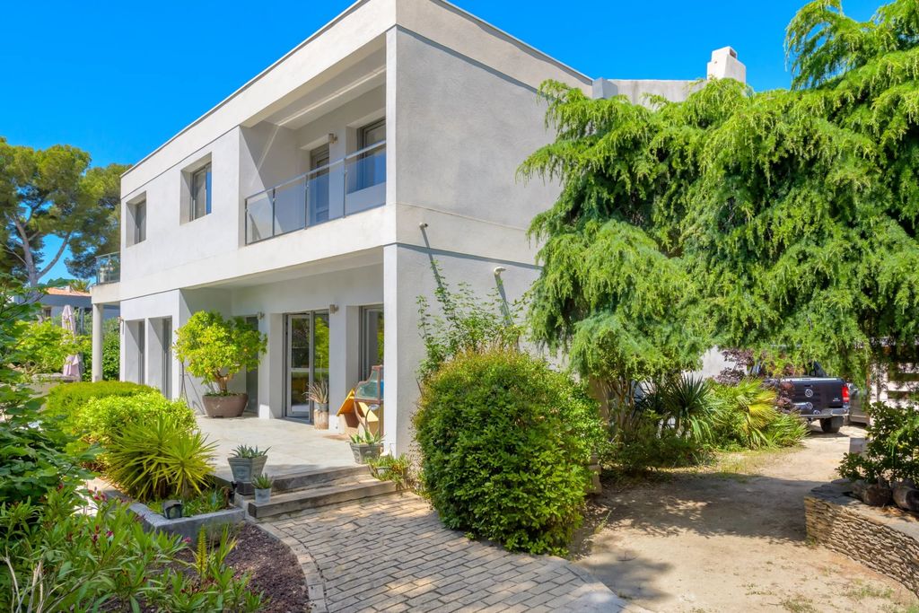 Property photo 2 of 19