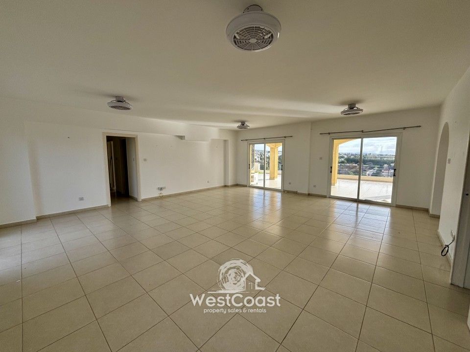 Property photo 2 of 41