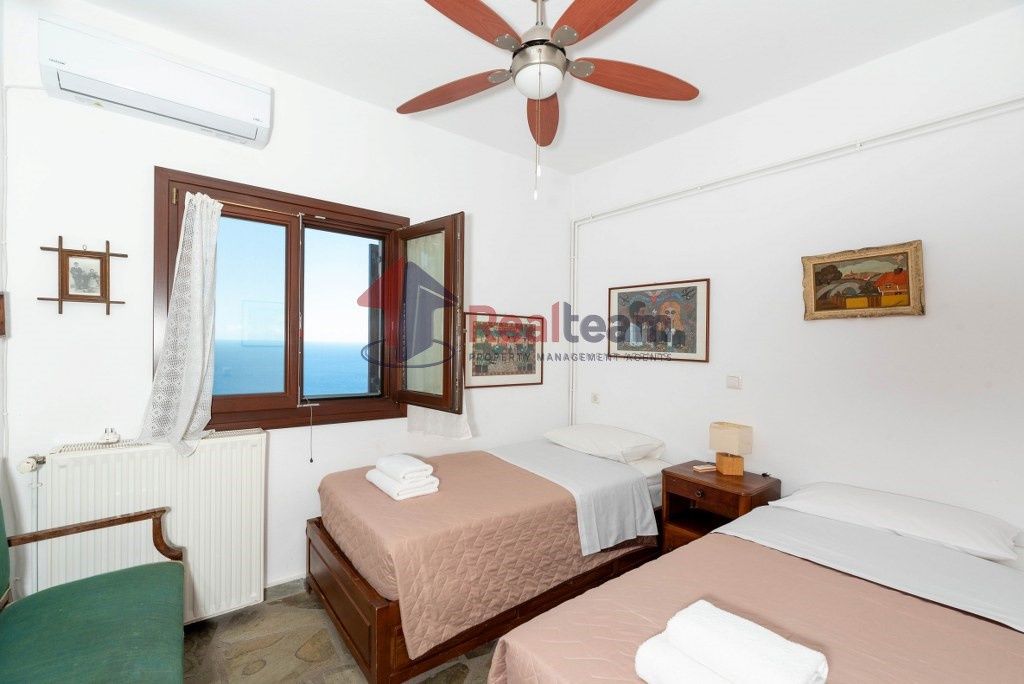Property photo 3 of 41