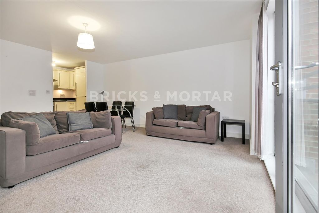 Property photo 2 of 7 A2Pnrygtphmerdzd.Jpg