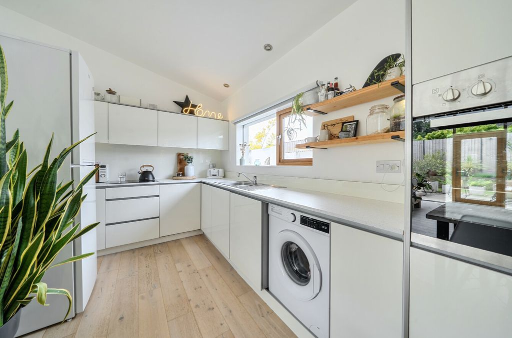 Property photo 2 of 15 1471677-22-6A297A...