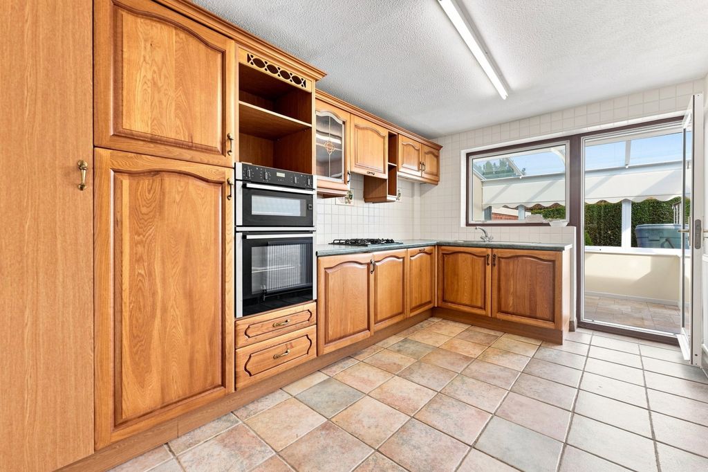 Property photo 2 of 21